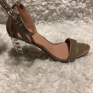 NWOT Madden Girl Chunky Pumps